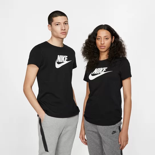 Camiseta Nike Essentials Icon Futura Feminina